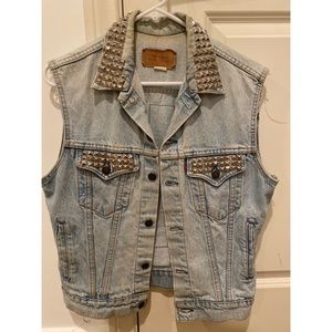 Levi’s vintage rocker studded vest with cross (large)